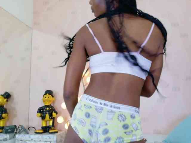 tightlittleebony