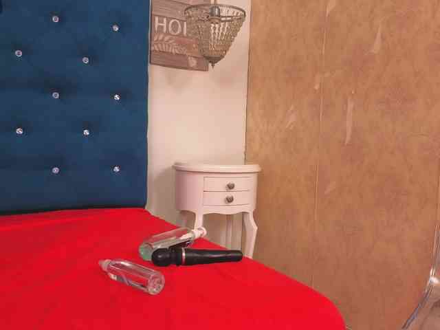 Модель: meganrousx