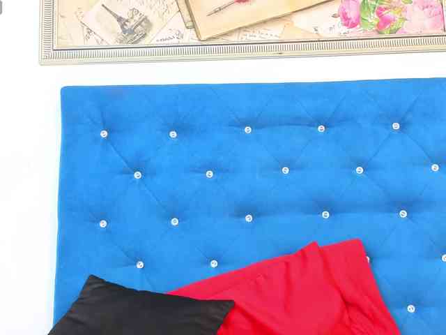 Модель: meganrousx