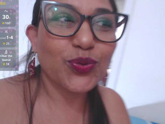 HotMilfSquirt live webcam show
