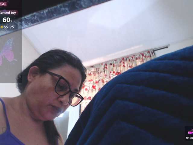 HotMilfSquirt live cam on BongaCams