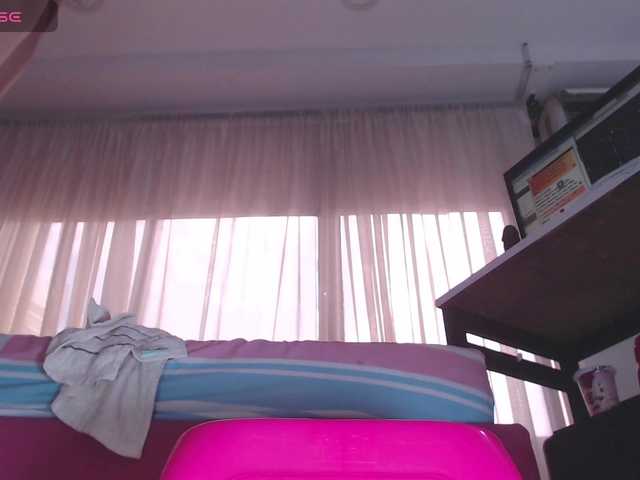 HotMilfSquirt's BongaCams show and profile