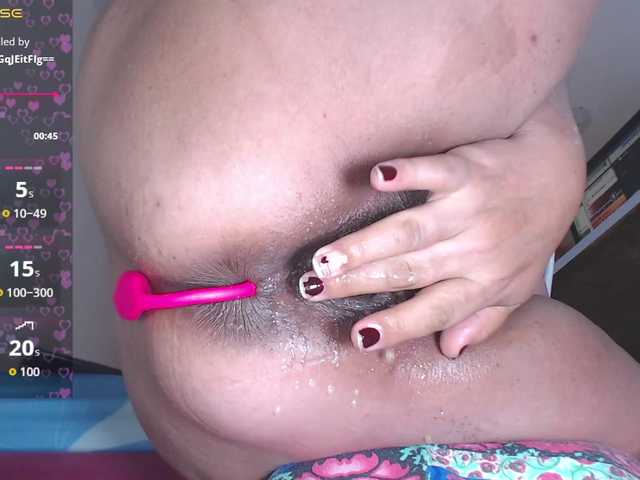 HotMilfSquirt live webcam show