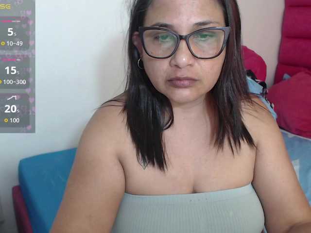 HotMilfSquirt live cam on BongaCams