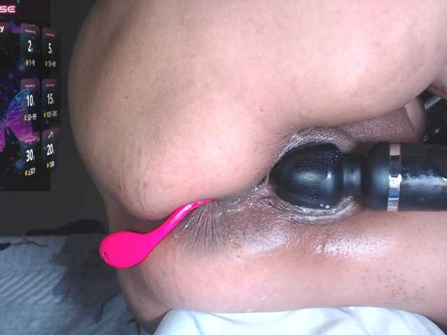 HotMilfSquirt live cam on BongaCams