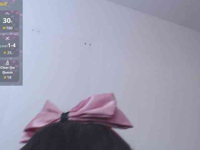 HotMilfSquirt webcam