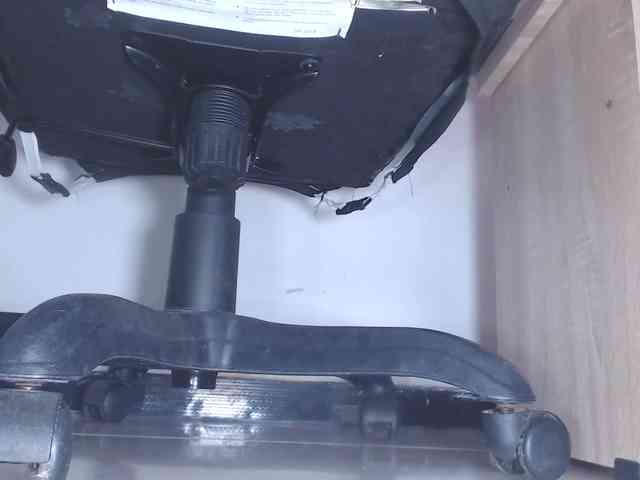 HotMilfSquirt webcam