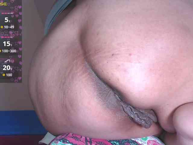 HotMilfSquirt webcam