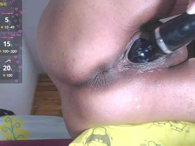HotMilfSquirt webcam