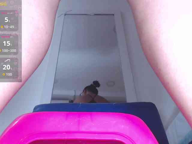 HotMilfSquirt webcam