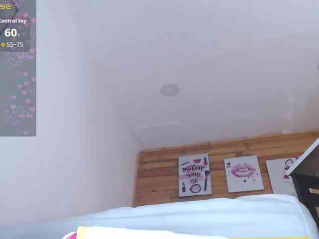 HotMilfSquirt webcam