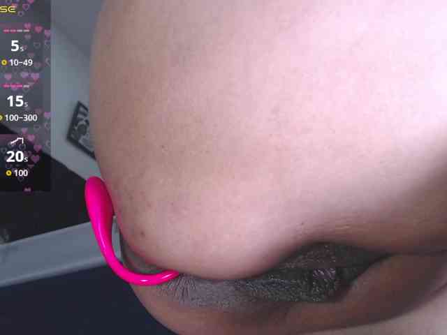 HotMilfSquirt webcam