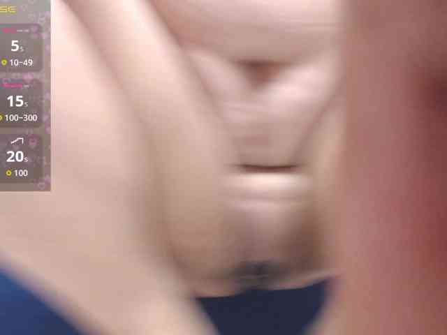 HotMilfSquirt webcam