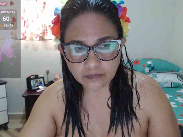 HotMilfSquirt HotMilfSquirt