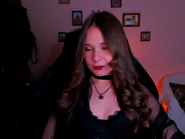 LanaSensitive live cam on BongaCams