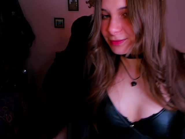 LanaSensitive live cam on BongaCams