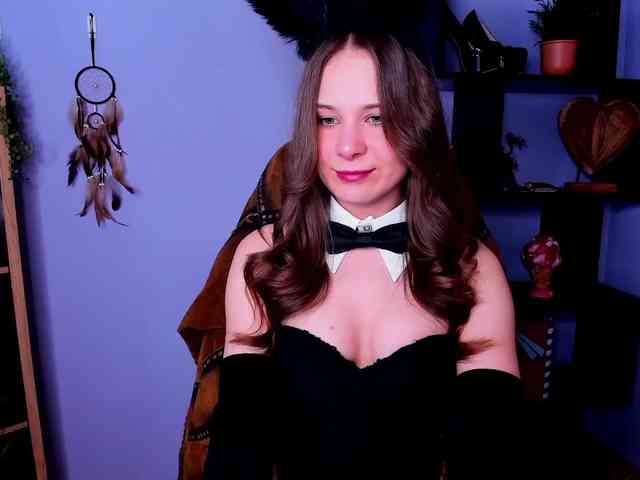 LanaSensitive webcam