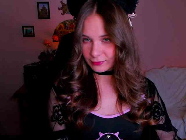 LanaSensitive webcam