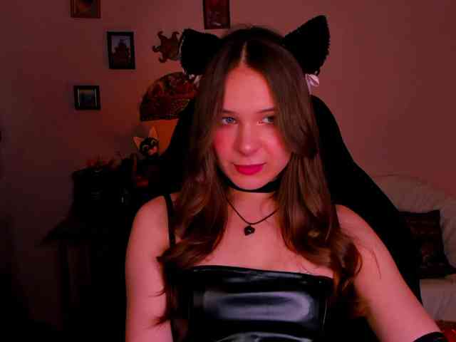 LanaSensitive webcam