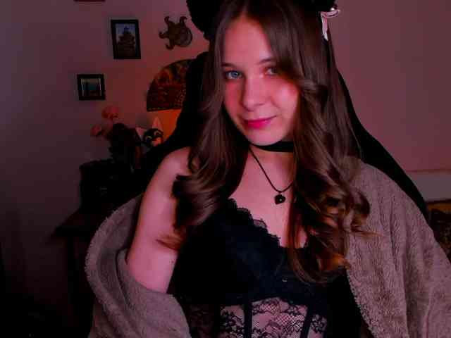 Model: LanaSensitive