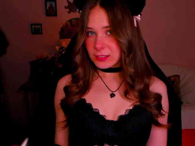 LanaSensitive webcam