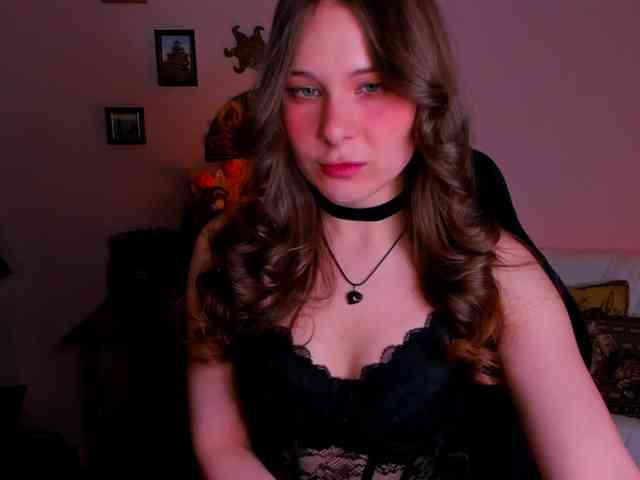 LanaSensitive webcam