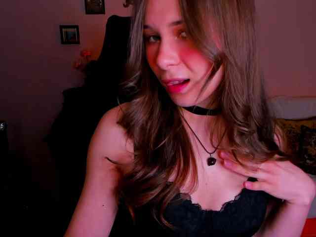 LanaSensitive webcam