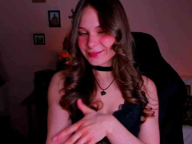 LanaSensitive webcam