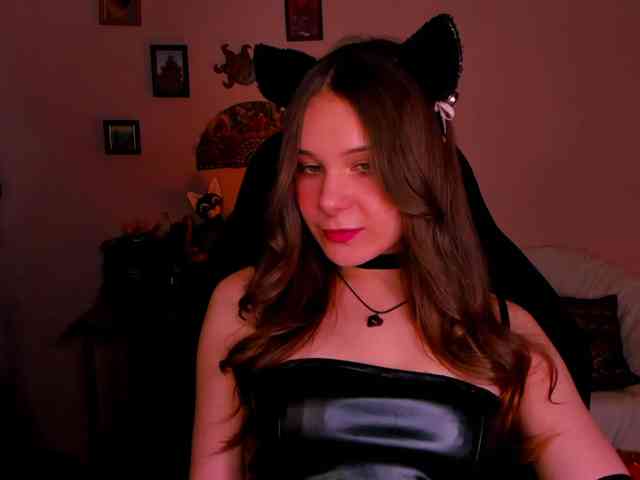 LanaSensitive webcam
