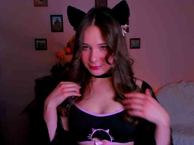 LanaSensitive webcam