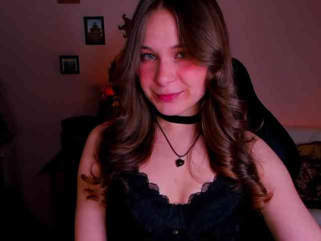 LanaSensitive webcam