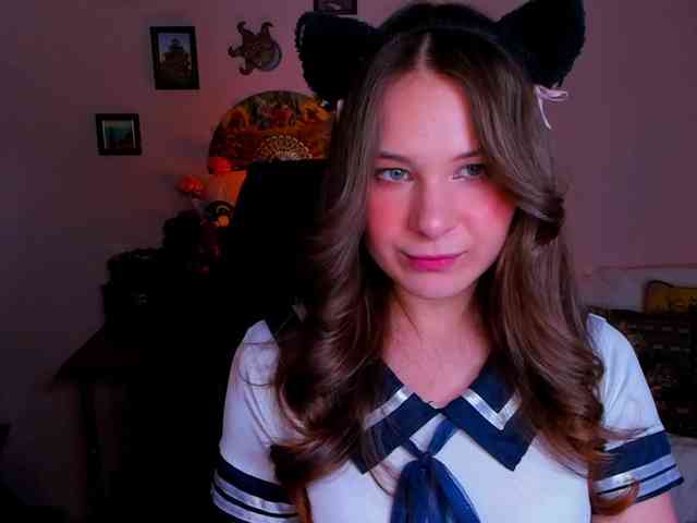 LanaSensitive webcam