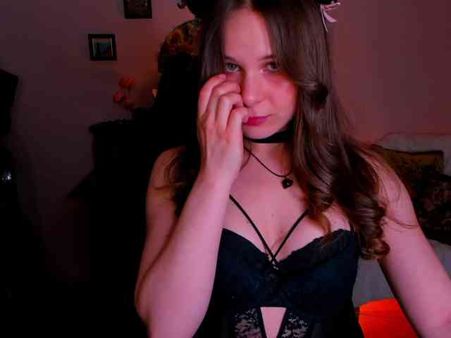 LanaSensitive webcam