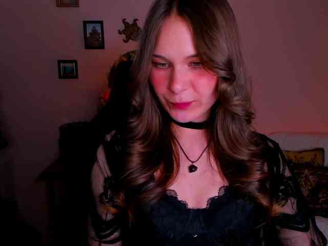 LanaSensitive webcam