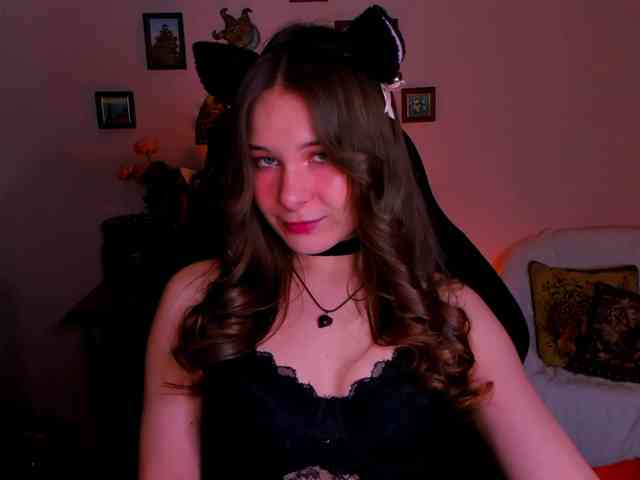 LanaSensitive webcam