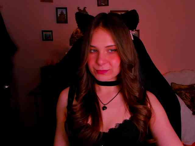 LanaSensitive webcam