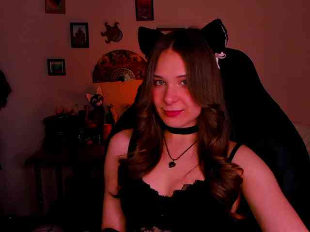 Model: LanaSensitive