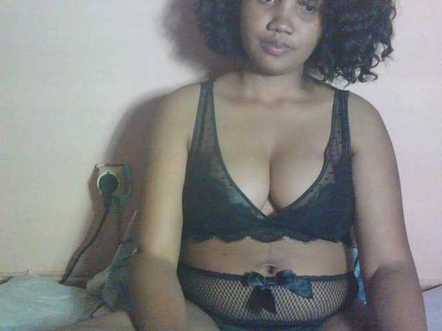 isabellah5 live cam on BongaCams