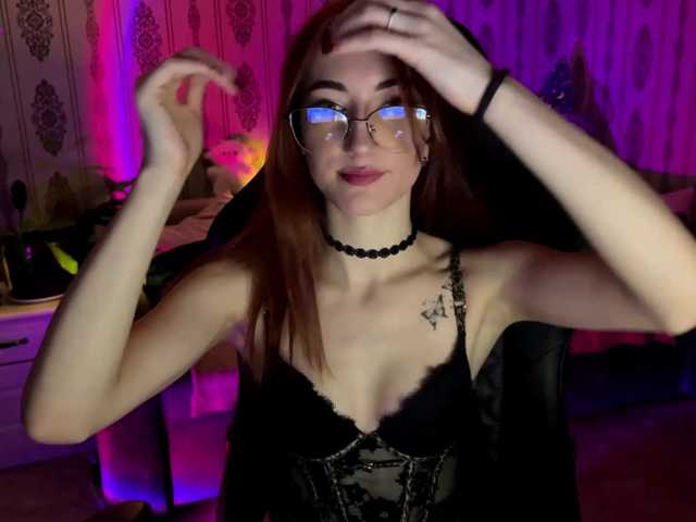 MilaFlame live cam on BongaCams
