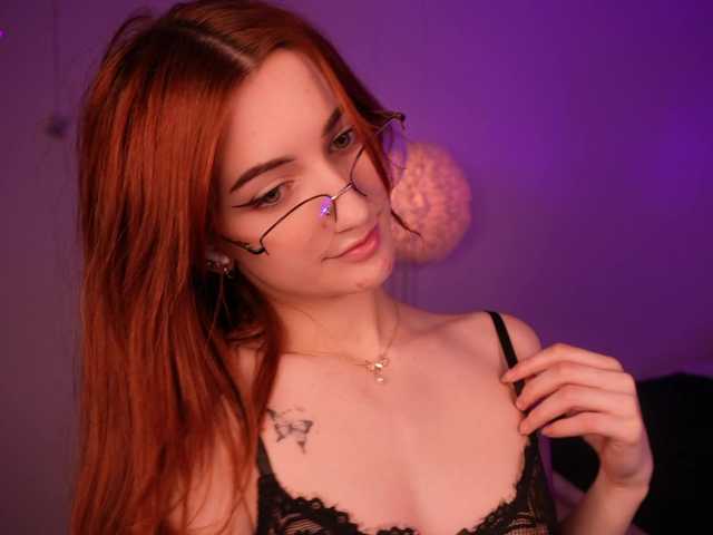 MilaFlame live webcam show