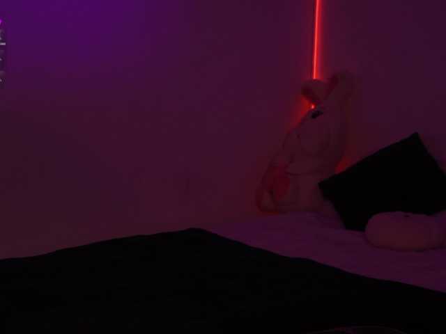 MilaFlame live cam preview