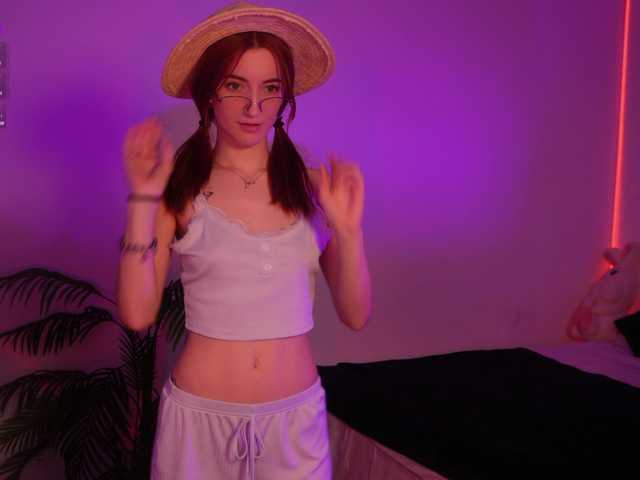 MilaFlame live cam on BongaCams