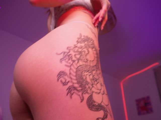 MilaFlame live cam on BongaCams