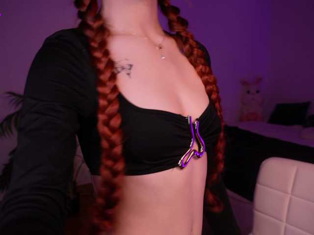 MilaFlame live cam on BongaCams