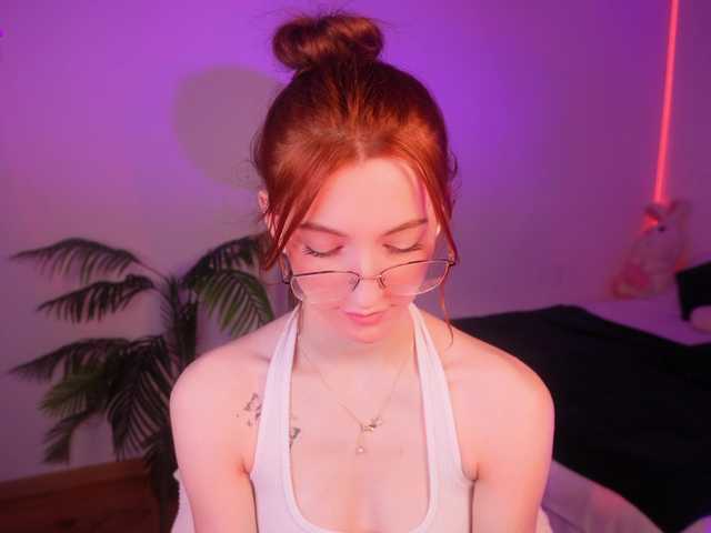 MilaFlame live cam preview