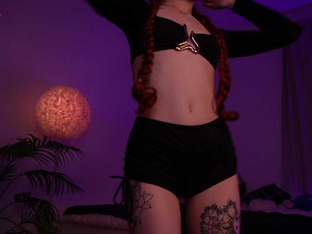 MilaFlame live webcam show