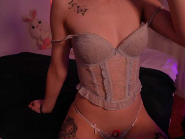 MilaFlame live cam on BongaCams