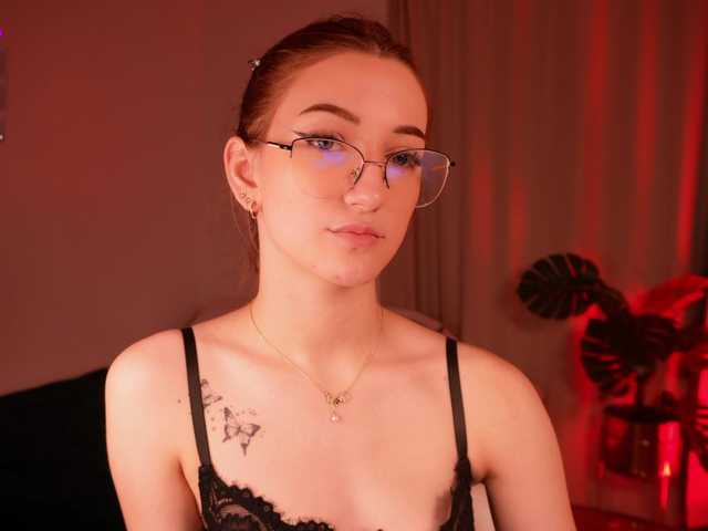 MilaFlame live cam on BongaCams