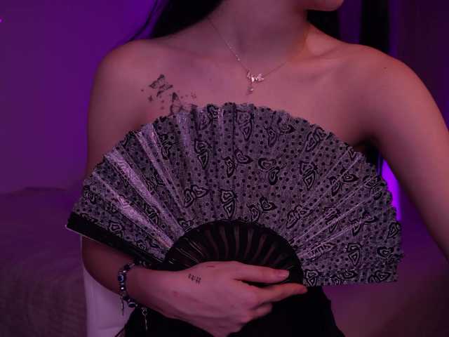 MilaFlame live cam on BongaCams