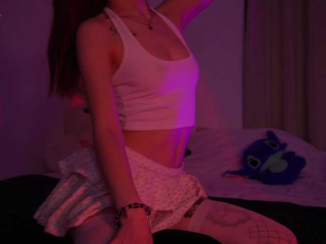 MilaFlame live cam